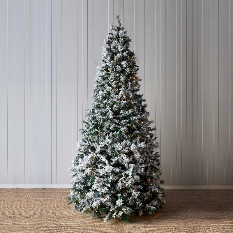 9.5 Ft Douglas Fir Snow Tree - 760 Led