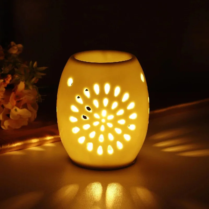 Christmas Mistletoe Kiss Electric Floral Wax Melt Burner Essential Oil Candle Melt Wax Warmer Christmas Mistletoe Kiss Electric Floral Wax Melt Burner Essential Oil Candle Melt Wax Warmer